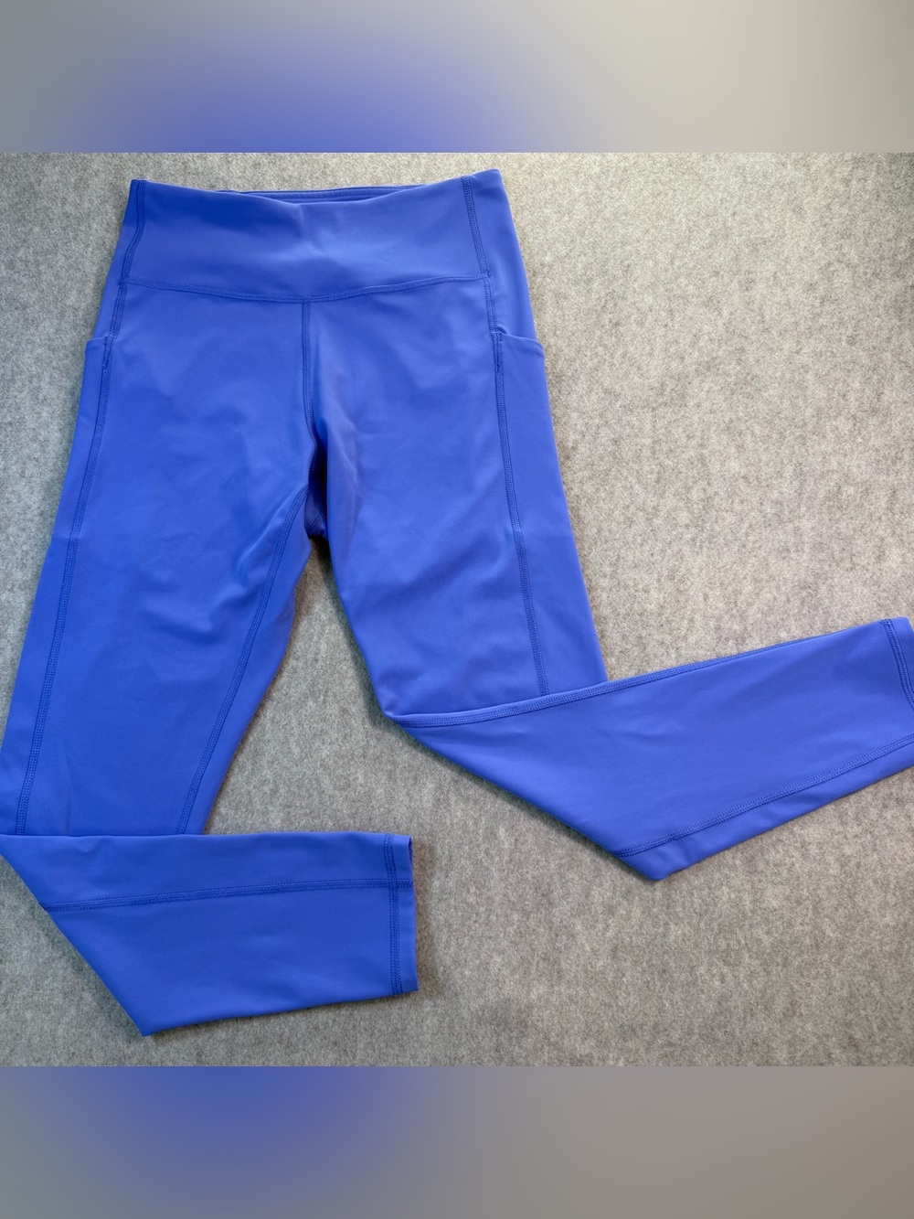 Women's High-Waist Performance Leggings in Periwinkle Blue with Pockets EUC Sz M